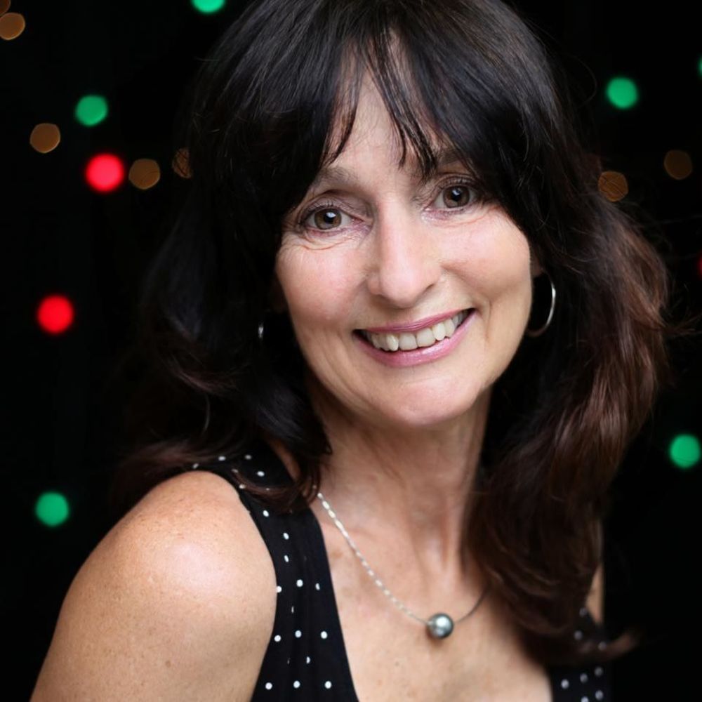 Meet your Posher, Elizabeth